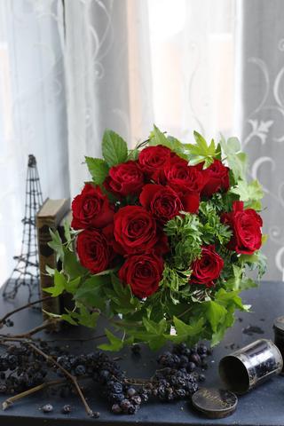 ⭐︎ブログ更新しました⭐︎夏だから深紅の薔薇を